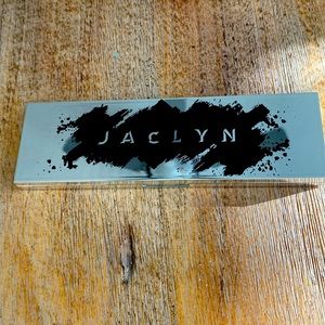 Jaclyn cosmetic Winter sun